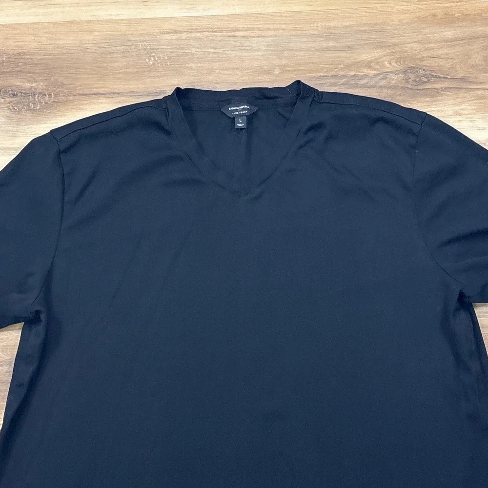 Banana Republic T-Shirt Mens L Luxe Touch Cotton V-Neck Black Minimalist Tee
